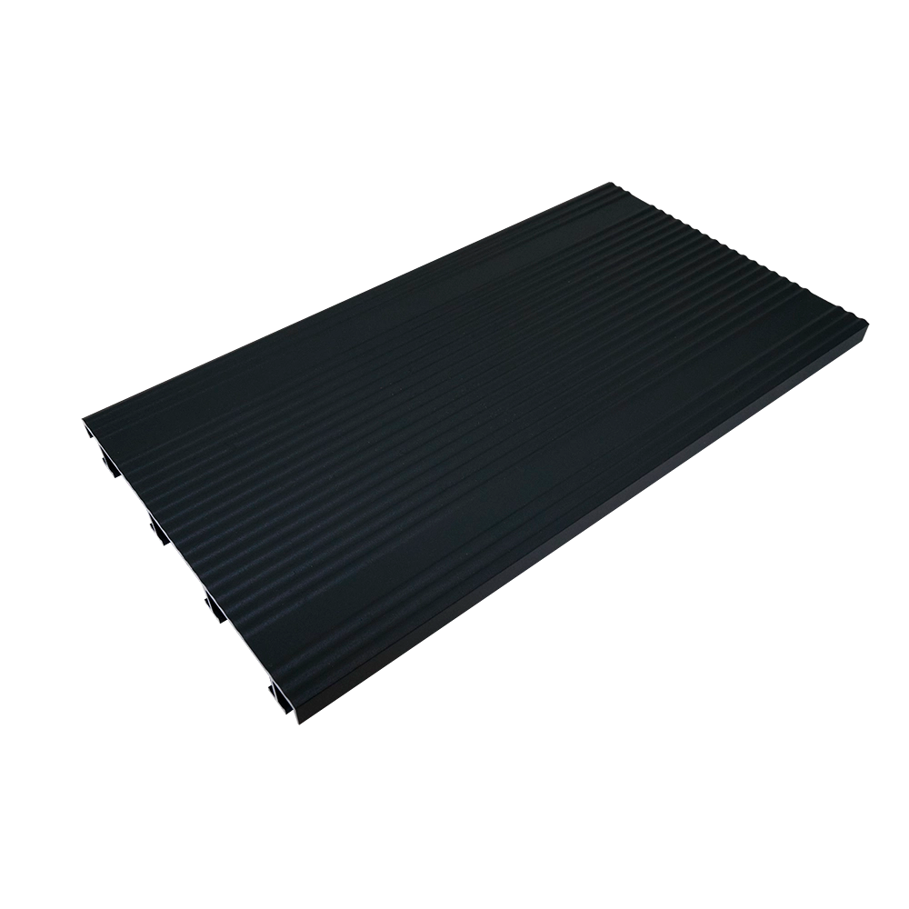 sanFLOOR 162 Terrassendiele gerillt - RAL 7016 Textur anthrazitgrau Schräge Ansicht