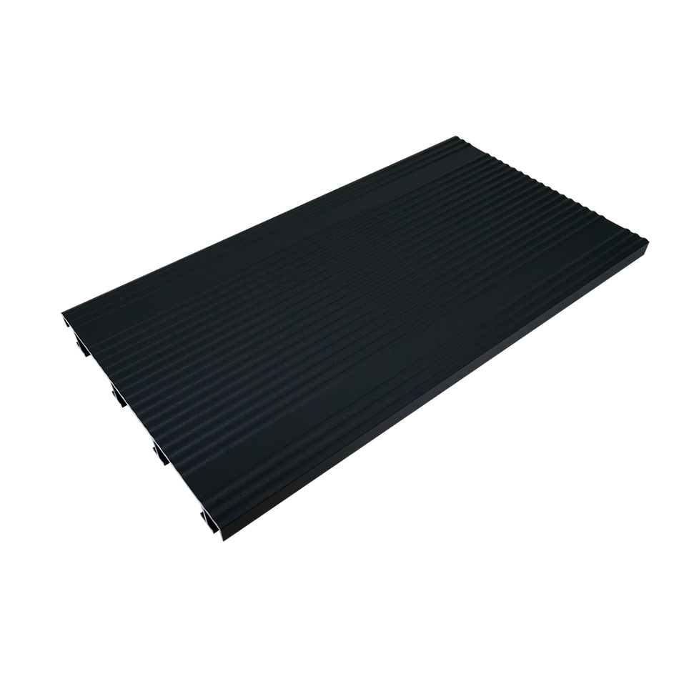 sanFLOOR 162 Terrassendiele gerillt - RAL 7016 Textur anthrazitgrau Schräge Ansicht