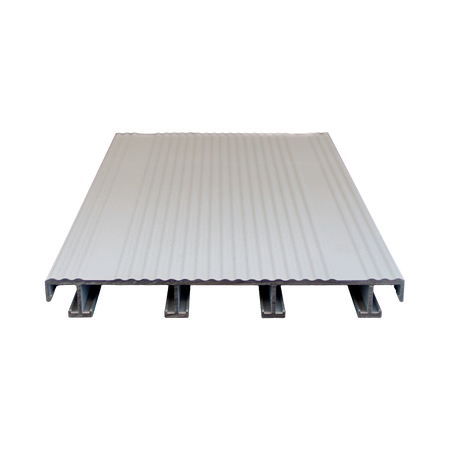 sanFLOOR 162 Terrassendiele gerillt - RAL 9006 Textur weißaluminium Vorderansicht 