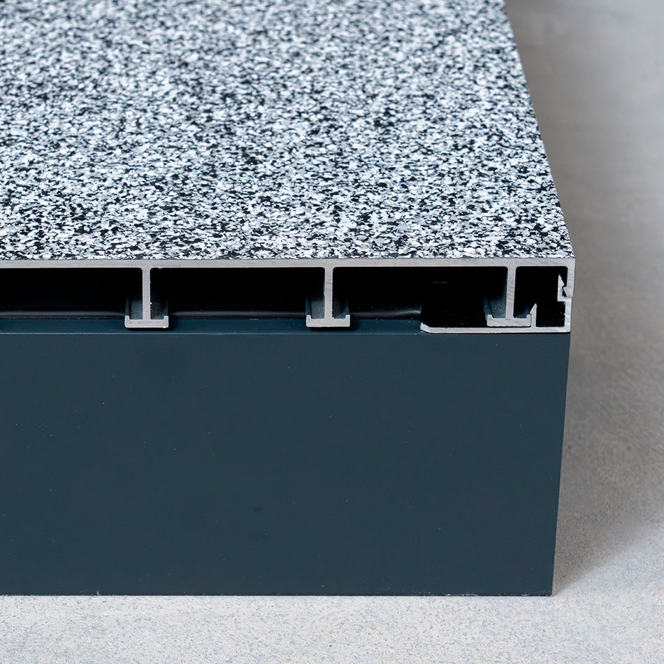 sanFLOOR Terrassendiele mit Abschlussprofil