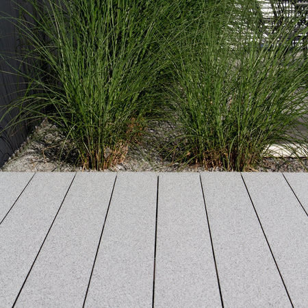 sanFLOOR 162 Granit hell Terrassenflaeche Ansicht hoch