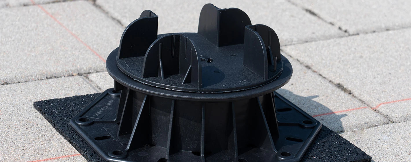 sandmeir® Stelzlager: Die millimetergenaue Basis für deine Terrasse